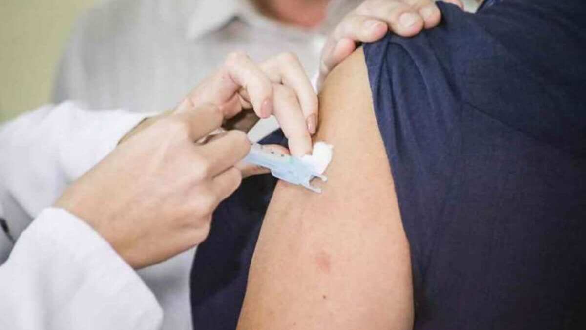 Imunização é realizada no período da tarde.
