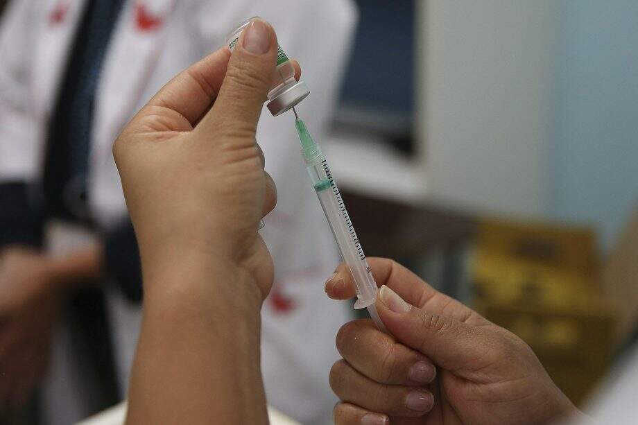 Vacina abona falta? Confira regras para trabalhador e empresas à espera de imunização contra covid-19