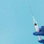 AstraZeneca pede ampliação do número de voluntários para testar vacina de Oxford