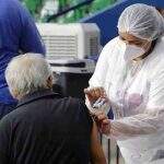 Vacina contra a Covid-19 continua para pessoas acima de 52 anos em Campo Grande