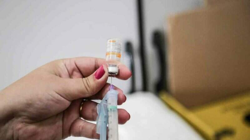 Em MS, 10 cidades já estão sem doses para continuar vacinação contra Covid-19
