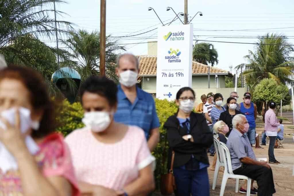 Coronavírus avança para pico da pandemia em MS, mas idosos continuam nas ruas