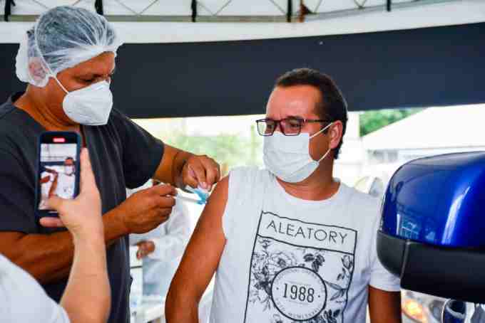 Brasil alcança 10% de vacinados com a 1ª dose 79 dias após início da aplicação