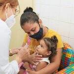 Com baixa procura, Sesau leva vacinação contra pólio a shopping neste sábado