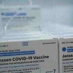Após quatro dias em aeroporto, vacina da Janssen é liberada pela Anvisa