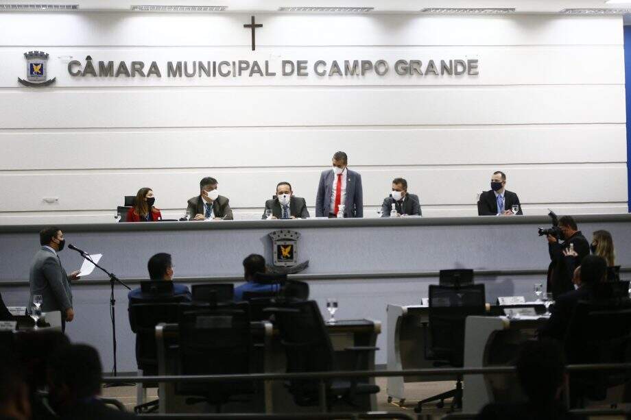 Vereadores durante sessão na Câmara Municipal de Campo Grande