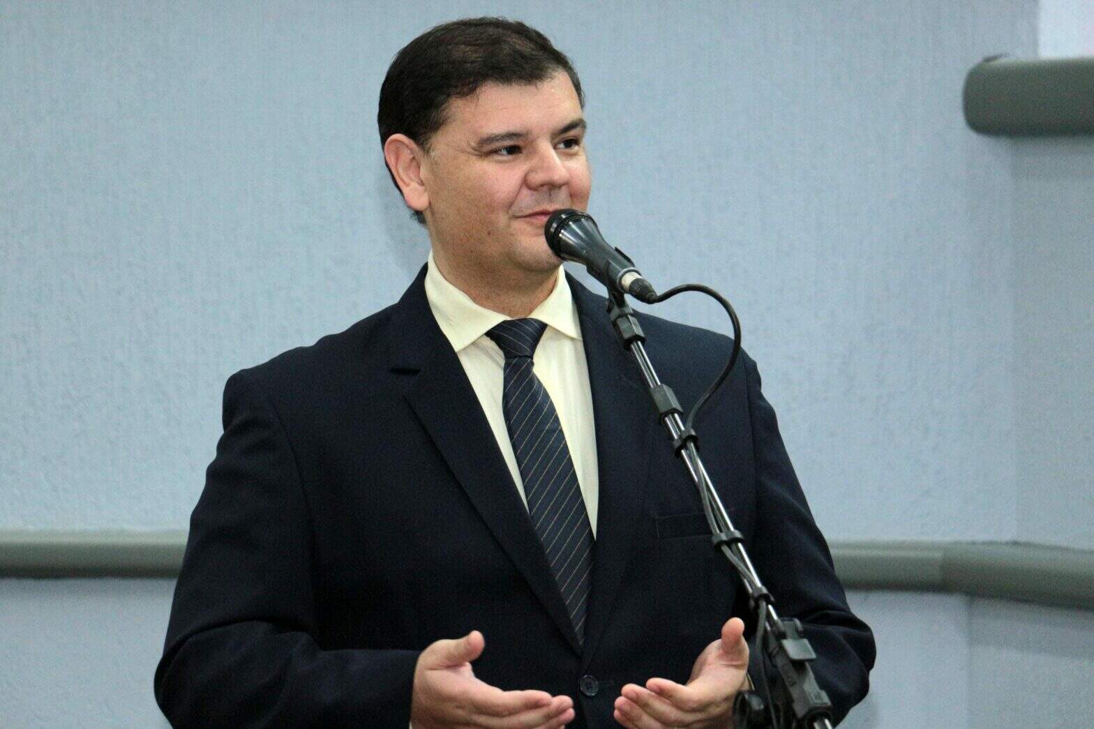 Vinicius Siqueira (Izaias Medeiros