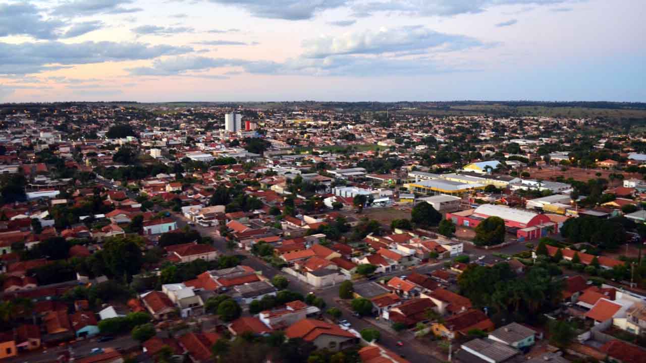 Para asfaltar e sinalizar rua, prefeitura de Paranaíba fecha contrato de R$ 1,6 milhão