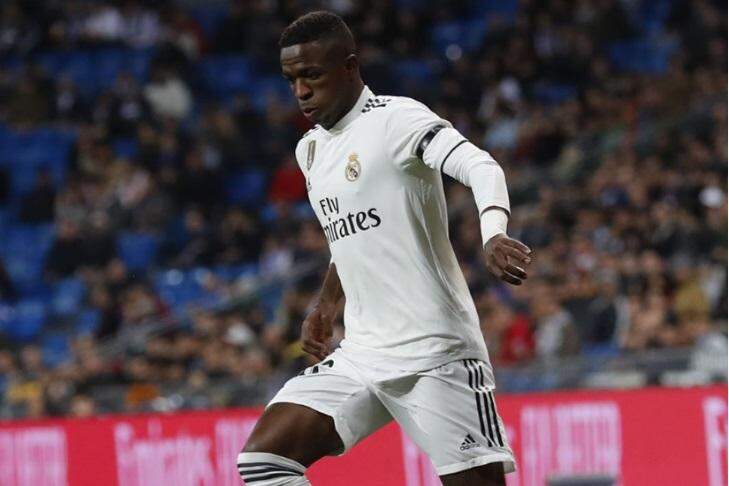 Real Madrid confirma que Vinicius Junior rompeu ligamentos do tornozelo direito