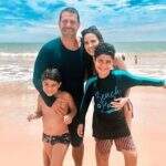 Wanessa curte praia no ES com marido e filhos