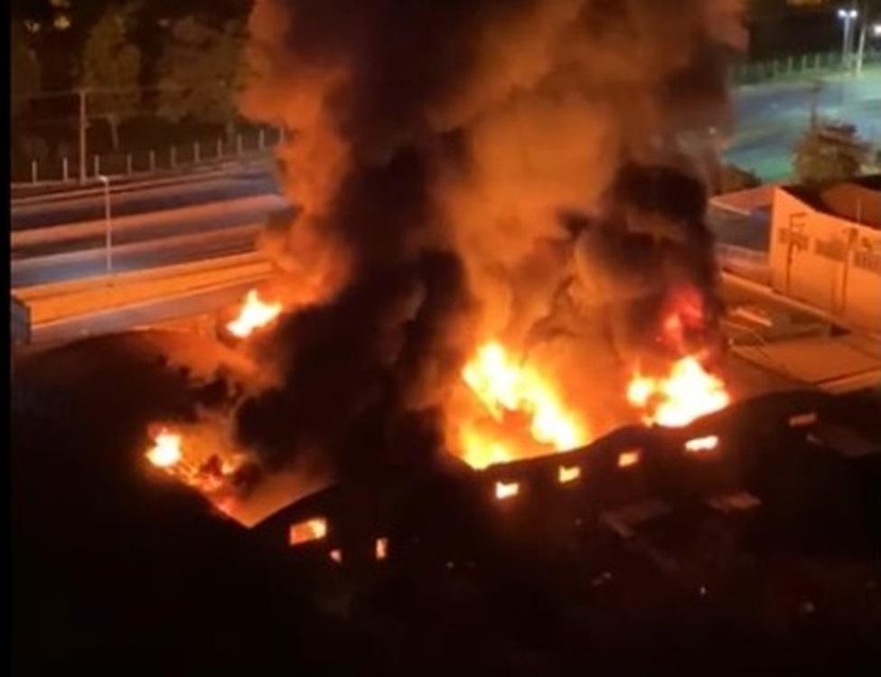 Incêndio destrói loja de pneus e depósito de decoração em Mato Grosso