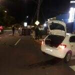 Acidente entre dois veículos causa capotamento na Afonso Pena