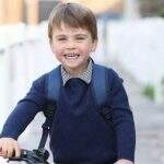 Palácio divulga nova foto de príncipe Louis para celebrar aniversário de menino