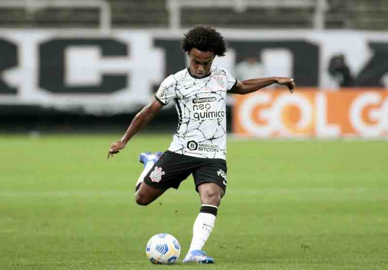 Willian participou da jogada do único gol corintiano da partida