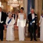 Rainha Elizabeth II recebe Trump em banquete de Estado.