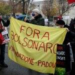 Bolsonaro é recebido sob gritos de apoio e protesto em cidade italiana