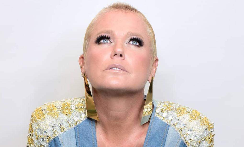 Xuxa revela vontade de operar o pescoço e arrependimento com silicone