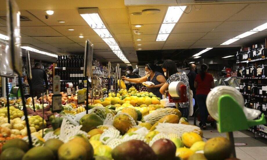 Cresce mais de 500% número de produtos impróprios para consumo nos supermercados de Campo Grande