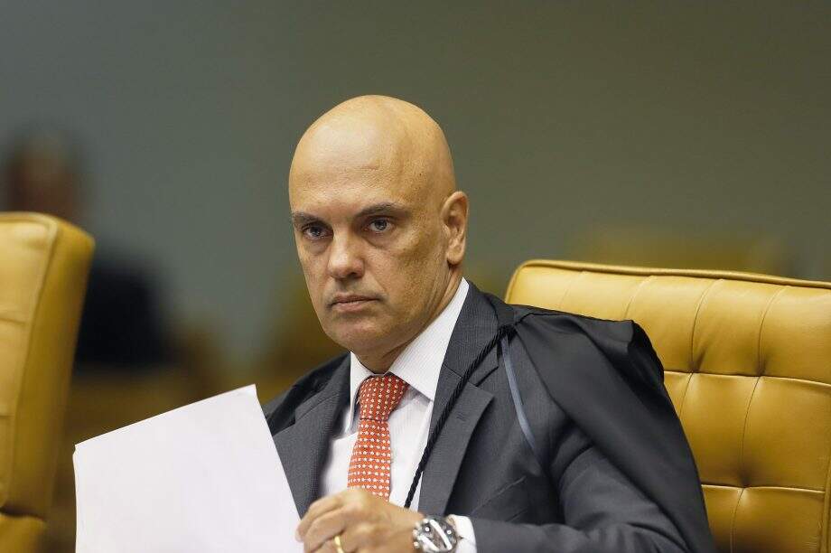 Congresso e Moraes marcam posição sobre cassação e elegibilidade de Silveira