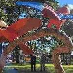 Famoso artista de MS, Cleir faz sucesso no Paraná com esculturas que exaltam a fauna