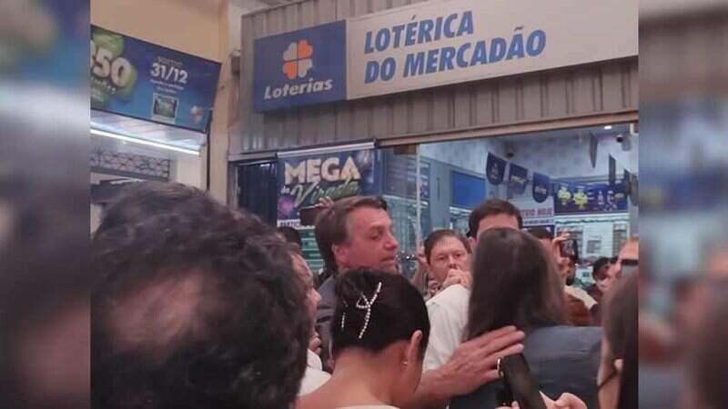 Bolsonaro causou surpresa e alvoroço ao visitar o Mercadão Municipal