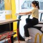 McDonald’s da China viraliza ao trocar cadeiras por bicicletas ergométricas