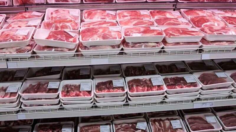 Em Campo Grande, quilo da carne pode ser encontrado de R$ 25 a R$ 74 e pesquisa é saída para economizar