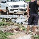 Servidor público bate carro em poste no São Conrado e deixa ao menos 6 casas sem luz