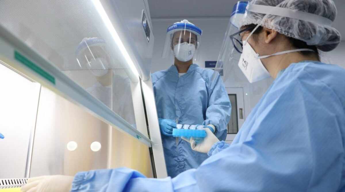 Israel detecta 1º caso de infecção dupla conhecida como flurona