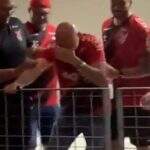 VÍDEO: Luciano Hang é atingido por torcedor que atirou um copo na Arena da Baixada em Curitiba