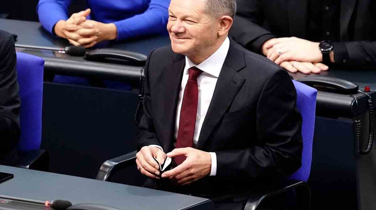 Olaf Scholz é eleito chanceler pelo Parlamento alemão