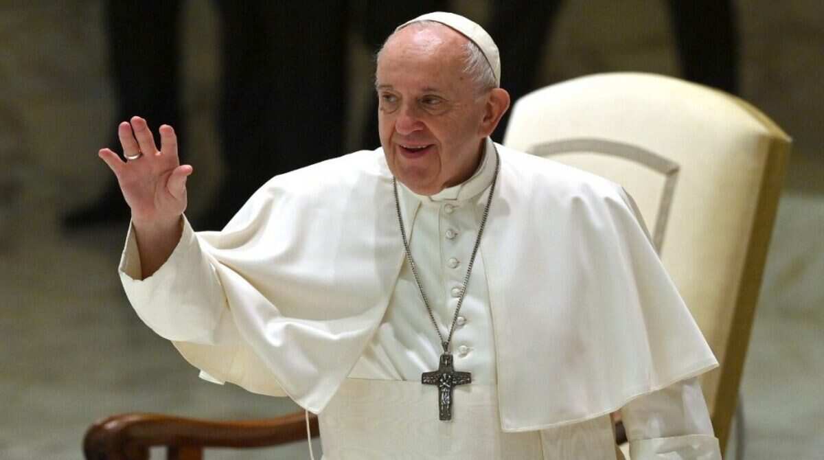 Papa pede que pais não condenem filhos por orientação sexual