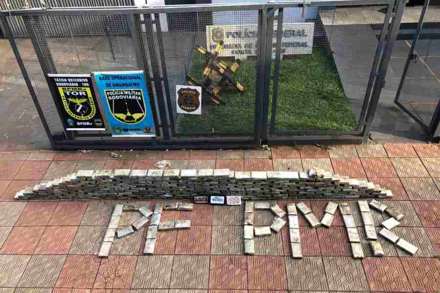 Droga foi apreendida no caminhão