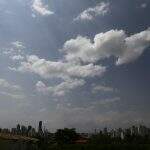 Ventos de mais de 50 km/h levantam nuvem de poeira pelos bairros de Campo Grande