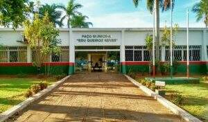 aditivo Fachada de entrada da Prefeitura de Paranaíba