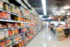 Carne, chocolate e leite condensado: homem é flagrado furtando supermercado em MS