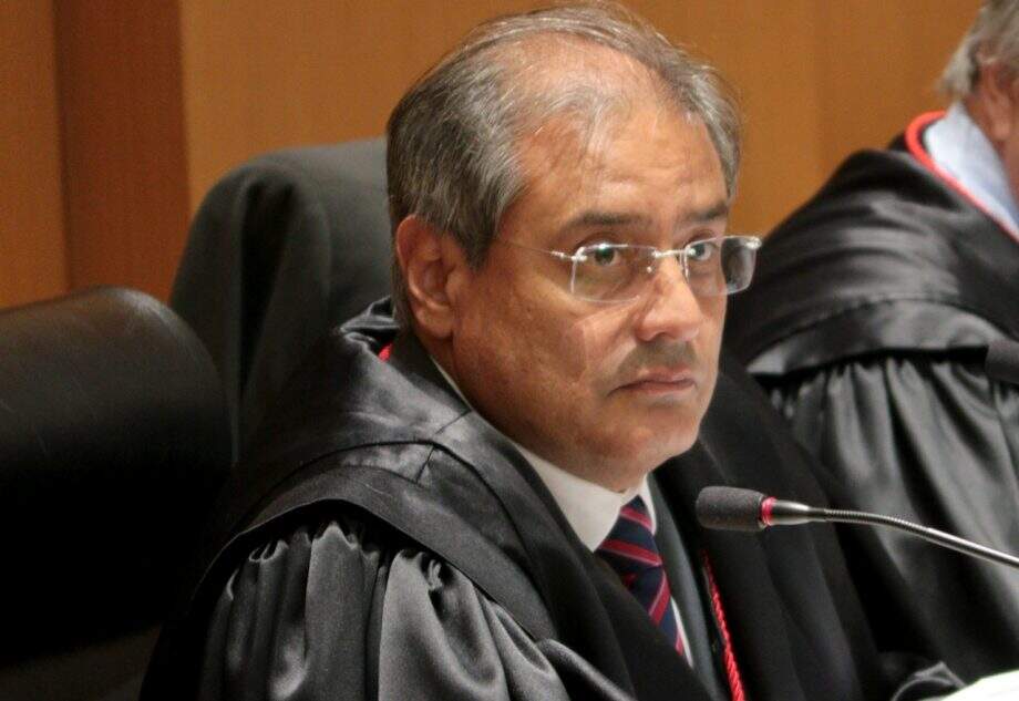 Luiz Antonio Cavassa de Almeida é natural de Corumbá e ingressou na magistratura em dezembro de 1996