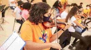 A 'Orquestra Filarmônica Jovem Emmanuel' atua em Campo Grande
