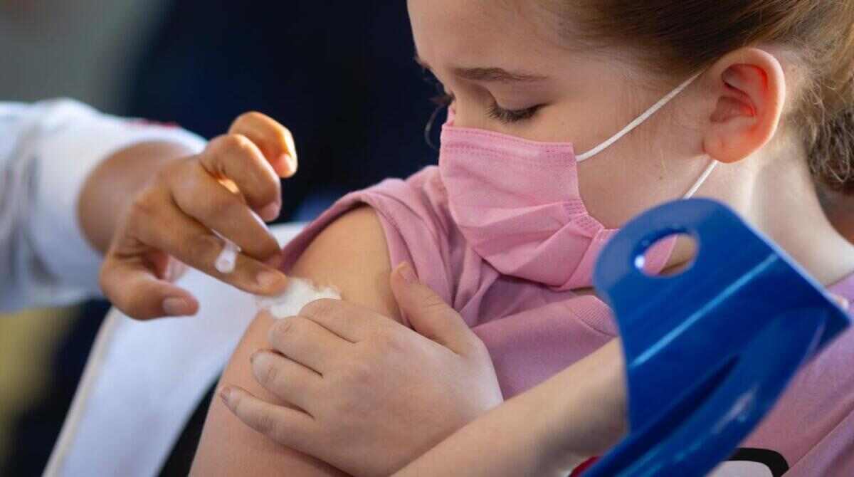 Nova fase da campanha 'Vacina Sim' esclarece sobre doses infantis