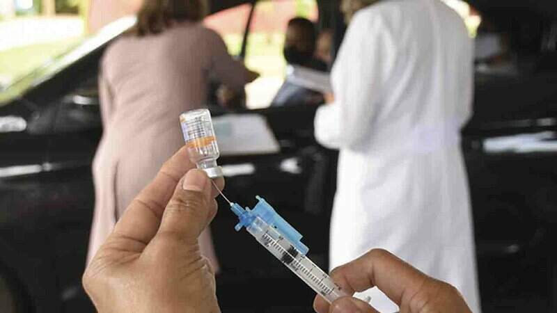 Saiba quem pode tomar vacina contra a Covid-19 nesta segunda em Campo Grande