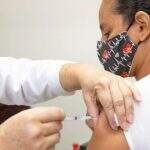 Quarta dose para imunossuprimidos começa neste domingo em Campo Grande; confira onde se vacinar