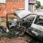 Dono põe fogo no carro e diz tentar escapar da polícia em Campo Grande