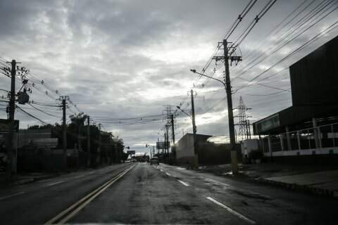 Imagem mostra tempo fechado no início da manhã desta sexta-feira em Campo Grande