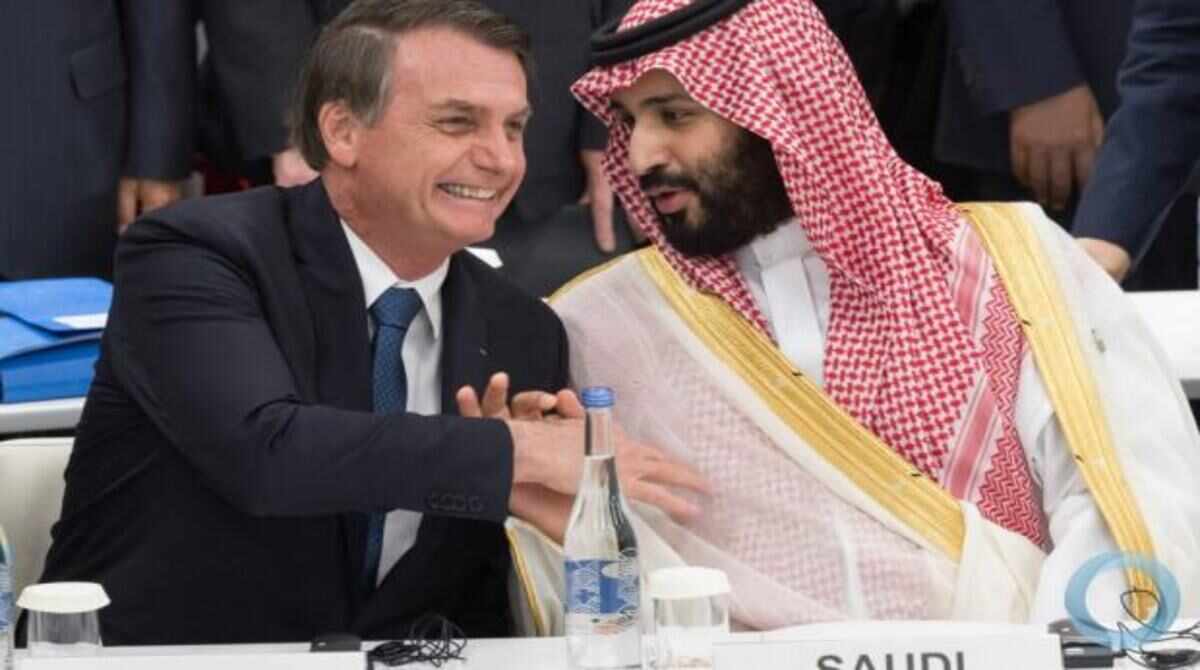 Bolsonaro convida polêmico príncipe saudita para visita em março