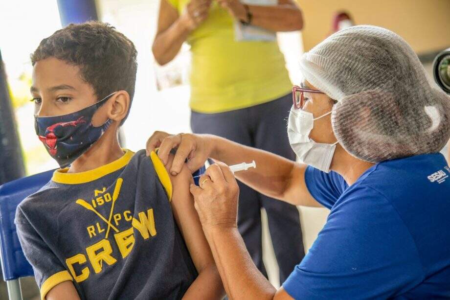 Vacinação para crianças continua nas escolas e unidades de saúde em Campo Grande nesta quarta