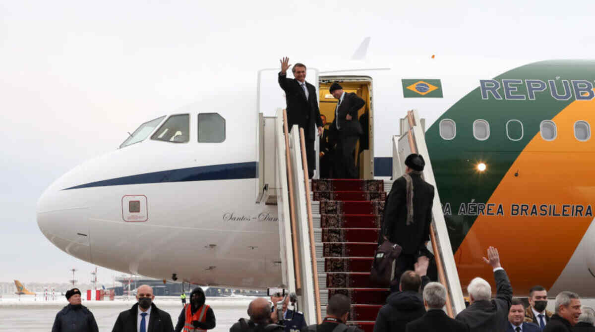 Bolsonaro chega à Hungria para visita oficial
