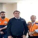 ‘Estamos aguardando teto para seguir para Petrópolis’, diz Bolsonaro