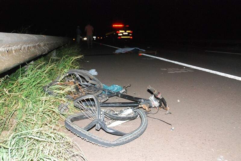 Ciclista morre atropelado por caminhonete na BR-267 em Bataguassu
