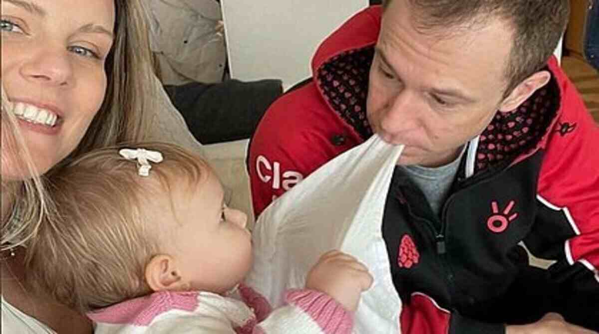 Tiago Leifert e esposa revelam câncer raro da filha de 1 ano