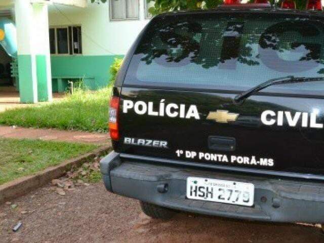 Motorista visto perto de casa de brasileira sequestrada foge da polícia e é parado após disparos nos pneus